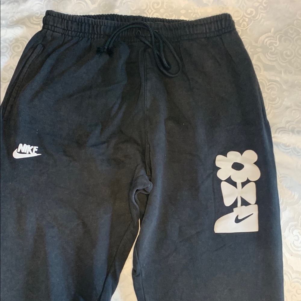 Nike men’s Black Jogger Pants